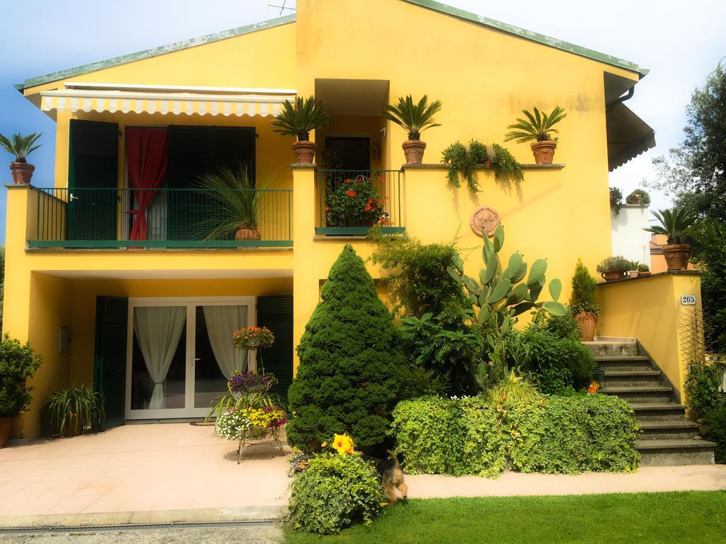 Le Pinette Bed & Breakfast Ameglia Eksteriør bilde
